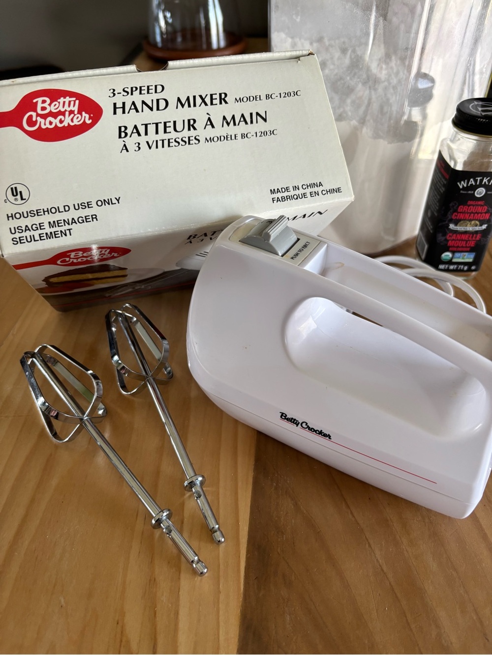 Betty Crocker 3-Speed Hand Mixer